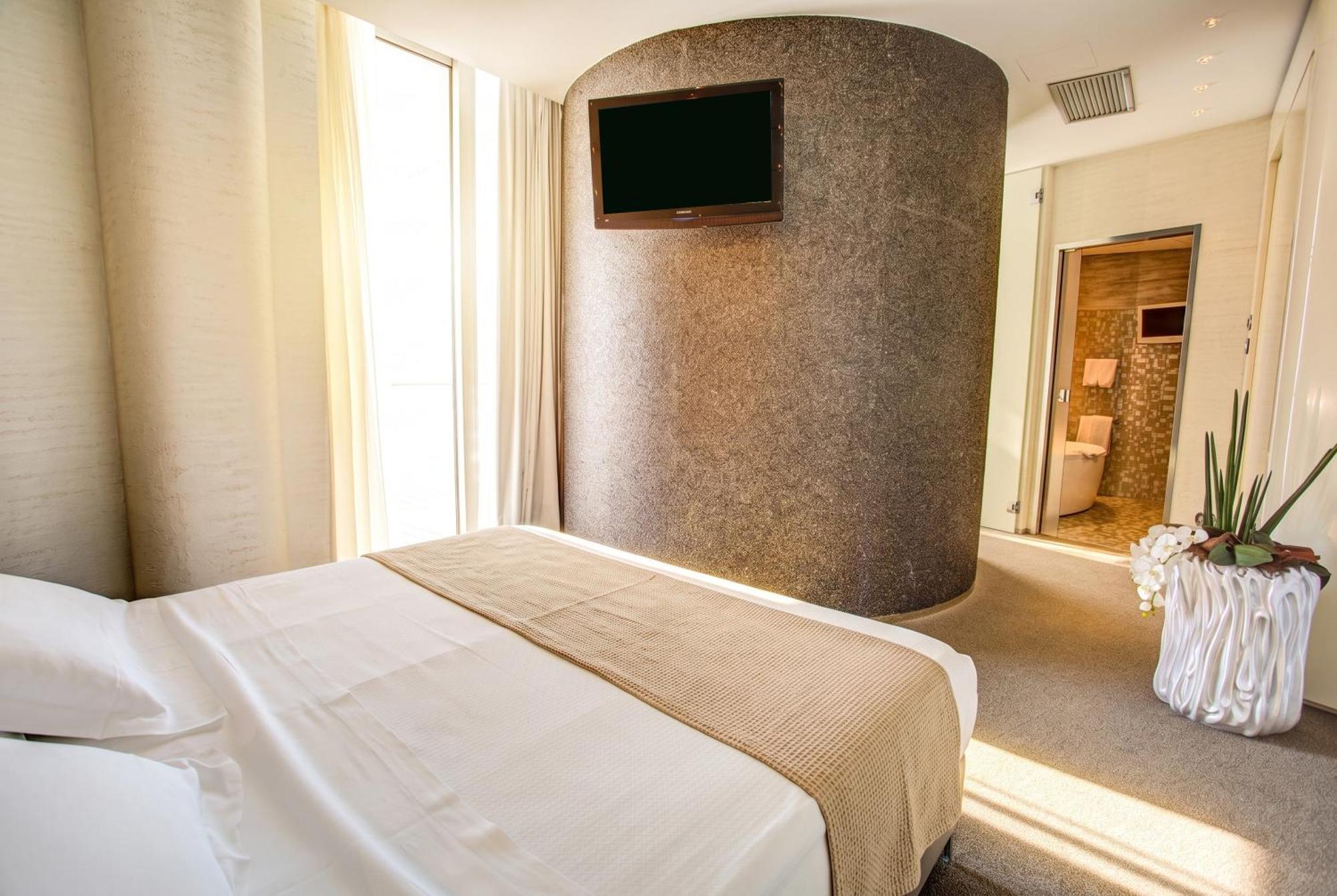 Suite Luxury su 2 Livelli con 2 Camere da Letto e Vista Mare